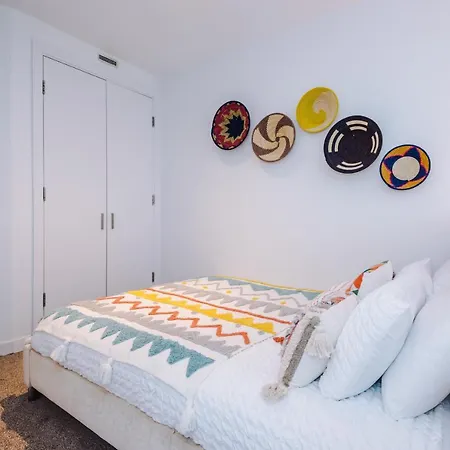 Apartment Luxury Right In The Centre! Incredible Panoramic Views! Ideal For Professionals Staying In Birmingham! Perfect For Long Stays! Birmingham