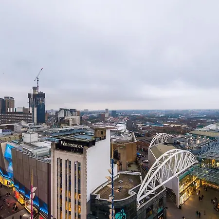 Apartment Luxury Right In The Centre! Incredible Panoramic Views! Ideal For Professionals Staying In Birmingham! Perfect For Long Stays! *