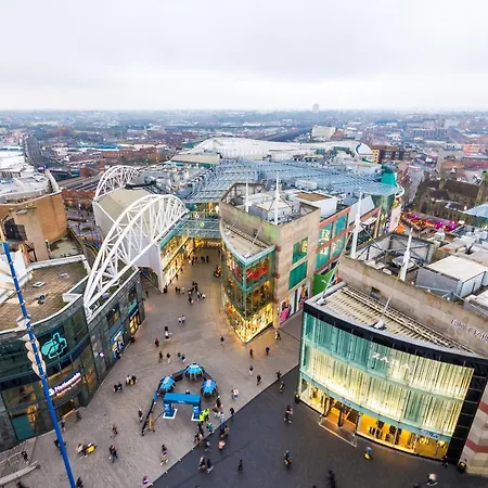 Apartment Luxury Right In The Centre! Incredible Panoramic Views! Ideal For Professionals Staying In Birmingham! Perfect For Long Stays!