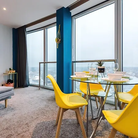 Luxury Right In The Centre! Incredible Panoramic Views! Ideal For Professionals Staying In Birmingham! Perfect For Long Stays! Apartment Birmingham