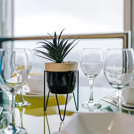 Luxury Right In The Centre! Incredible Panoramic Views! Ideal For Professionals Staying In Birmingham! Perfect For Long Stays! Apartment