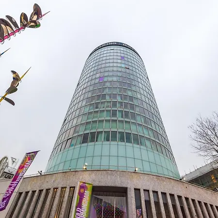 Apartment Luxury Right In The Centre! Incredible Panoramic Views! Ideal For Professionals Staying In Birmingham! Perfect For Long Stays! *