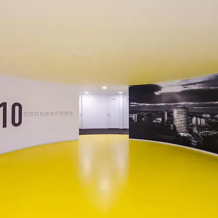 Apartment Luxury Right In The Centre! Incredible Panoramic Views! Ideal For Professionals Staying In Birmingham! Perfect For Long Stays!