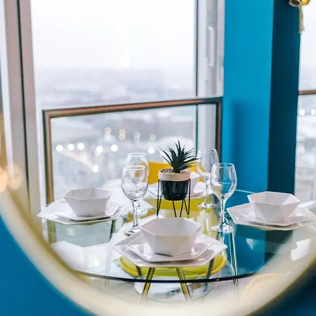 Luxury Right In The Centre! Incredible Panoramic Views! Ideal For Professionals Staying In Birmingham! Perfect For Long Stays! Apartment *