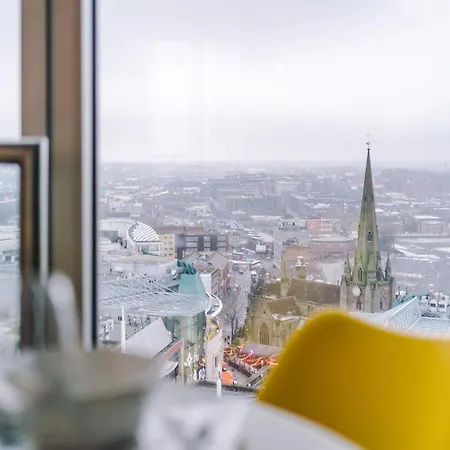 Apartment Luxury Right In The Centre! Incredible Panoramic Views! Ideal For Professionals Staying In Birmingham! Perfect For Long Stays! Birmingham